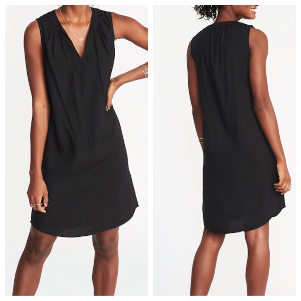 Old Navy Sleeveless Tie Neck Shift Dress